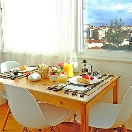 Pen-arts Apartment- Principe Real Garden - Bairro Alto Lisbon