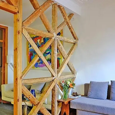 Pen-arts Apartment- Principe Real Garden - Bairro Alto *