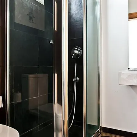Pen-arts Apartment- Principe Real Garden - Bairro Alto * Lisboa